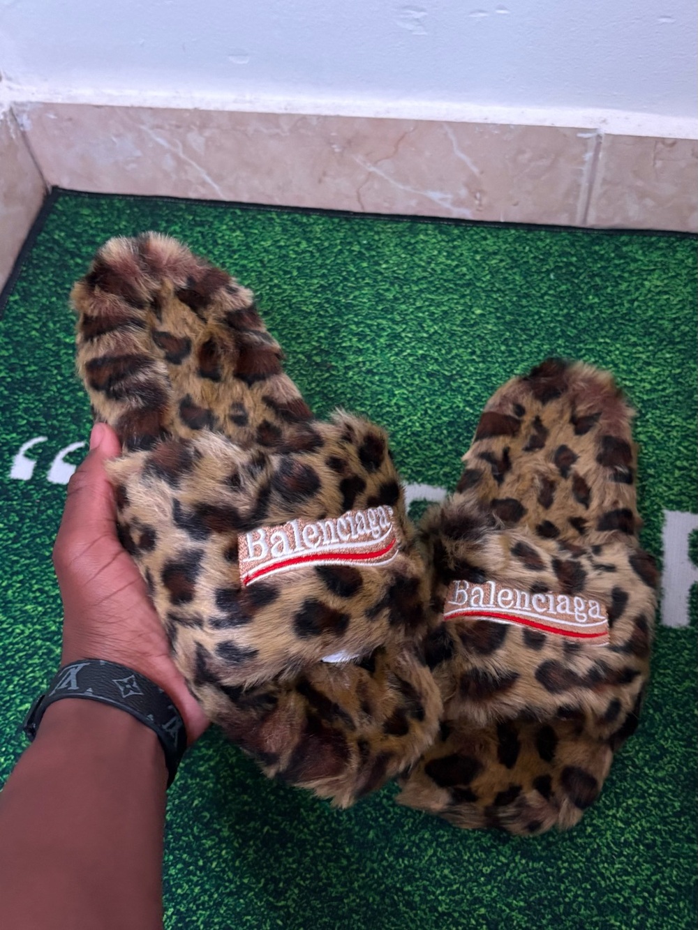 Balenciaga Furry Slide Leopard Brown Black